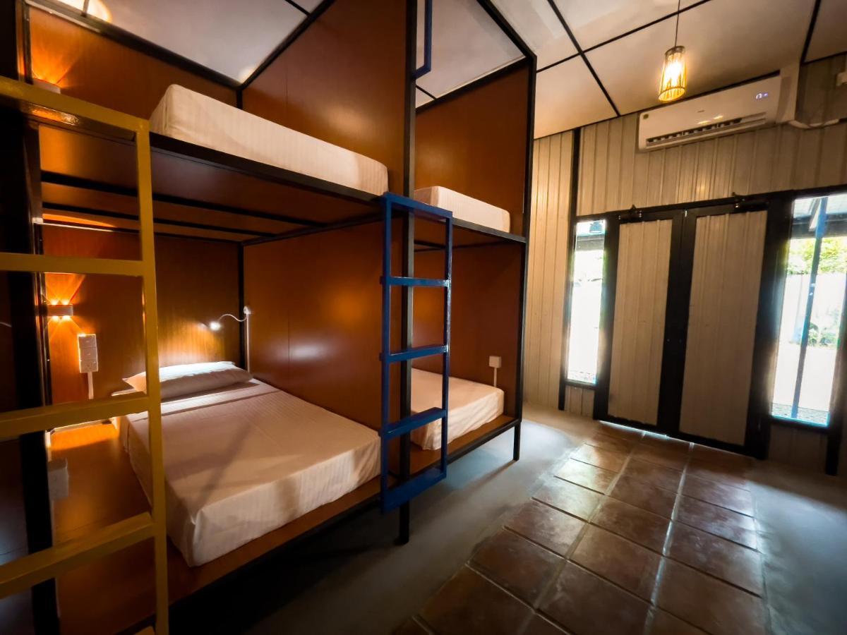 Lost & Found Hostel Weligama Luaran gambar