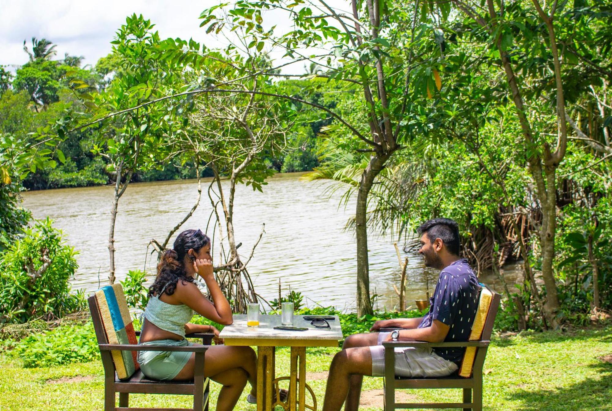 Lost & Found Hostel Weligama Luaran gambar